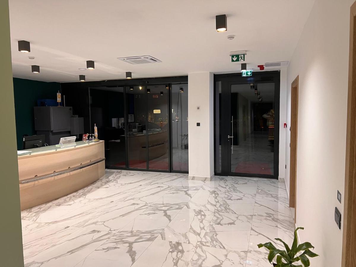 Hotel Millenium Deluxe 셀스 외부 사진